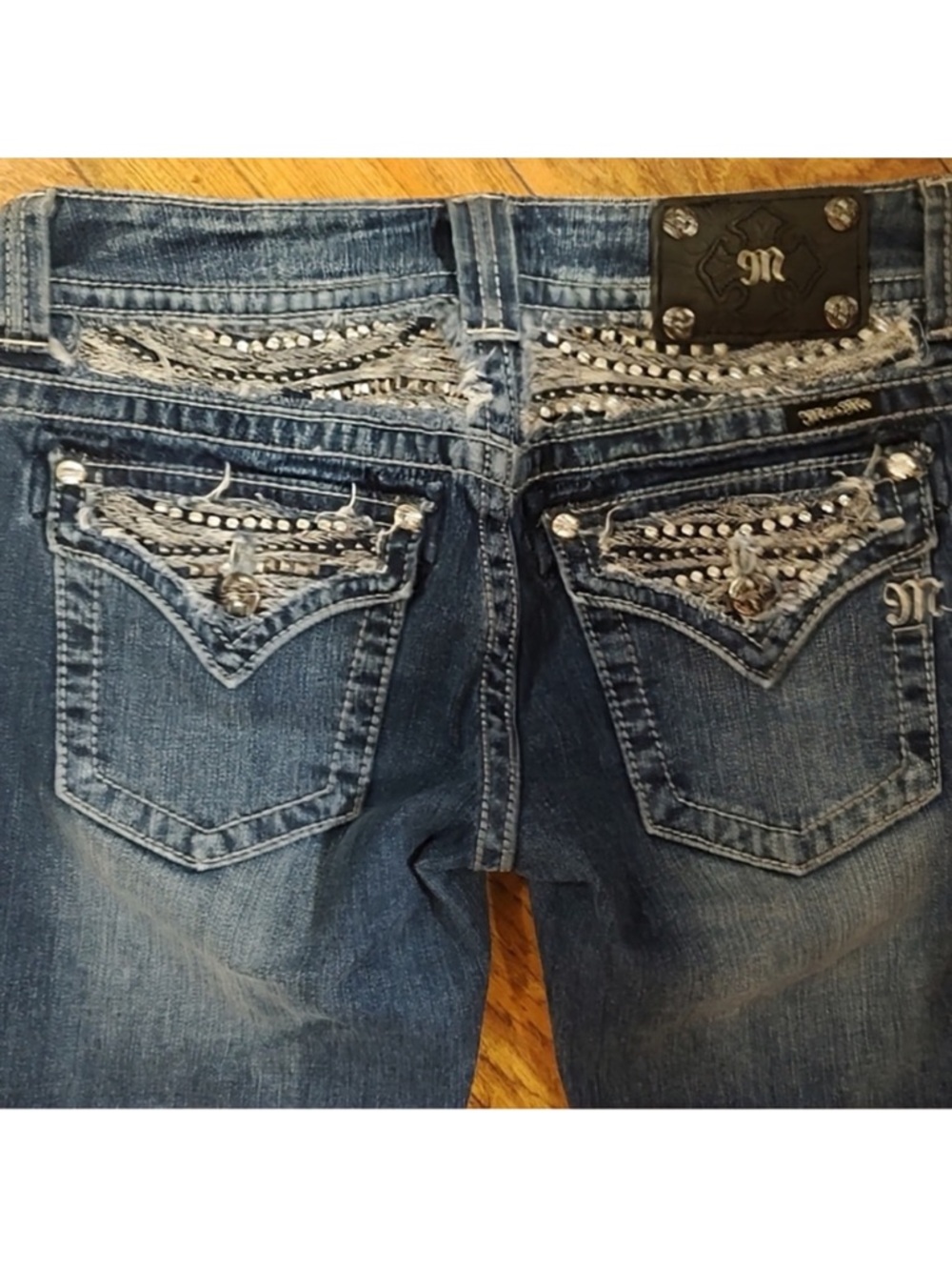 Gorgeous Miss Me Capri Jeans With Embellished Pockets 23-1/2” Inseam